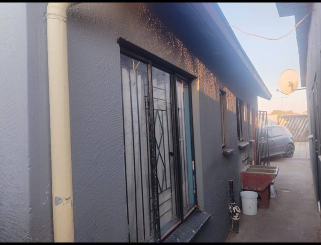 2 BEDROOM HOUSE FOR SALE IN BIRCH ACRES